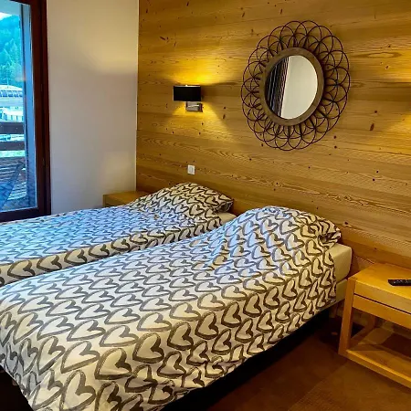 Apartment Le Refuge Des Portes Du Mont Blanc